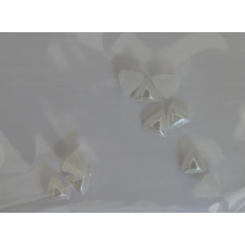 Decoro per unghie triangoli bombati bianco